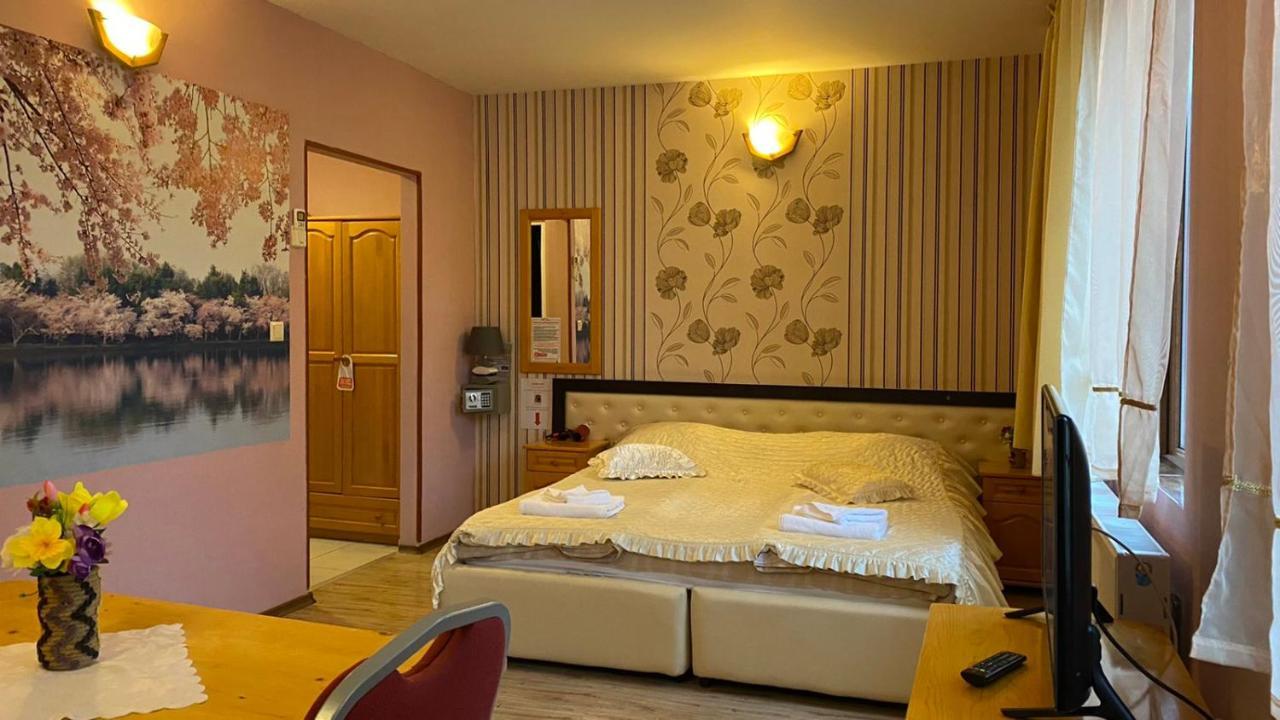 Hotel Svishtov Extérieur photo