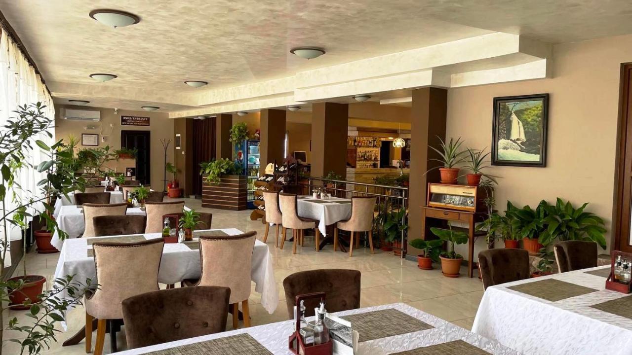 Hotel Svishtov Extérieur photo