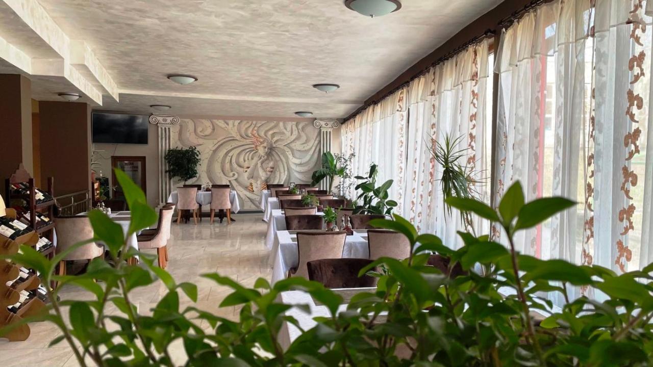 Hotel Svishtov Extérieur photo