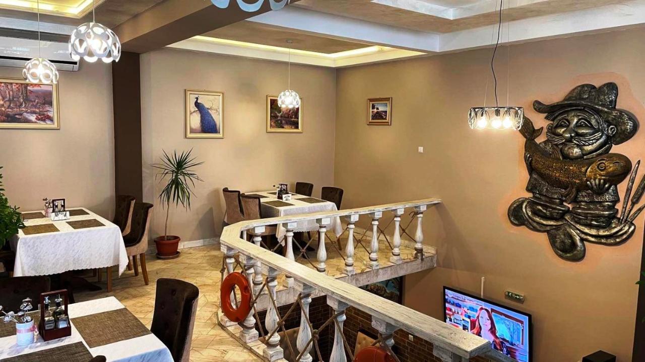 Hotel Svishtov Extérieur photo